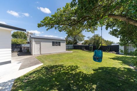 Photo of property in 36 Tararua Terrace, Cloverlea, Palmerston North, 4412