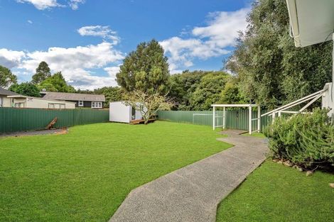 Photo of property in 9 Serwayne Place, Sunnyvale, Auckland, 0612