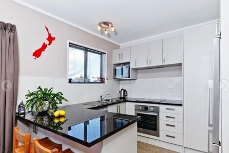 Photo of property in 1/240 Onewa Road, Birkenhead, Auckland, 0626