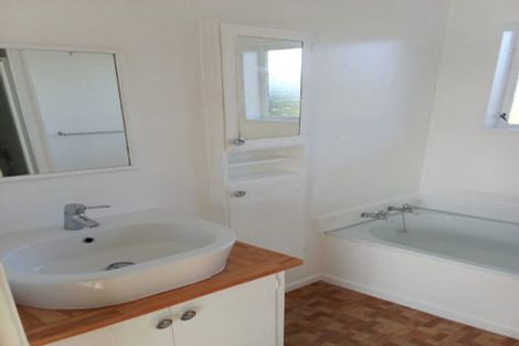 Photo of property in 12 Mountainview Terrace, Otaki Beach, Otaki, 5512