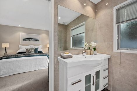 Photo of property in 25d Saltburn Road, Milford, Auckland, 0620