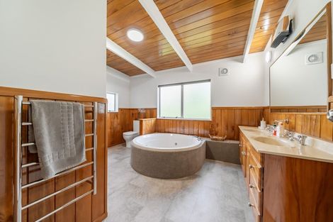 Photo of property in 329a Paekakariki Hill Road, Paekakariki Hill, Porirua, 5381