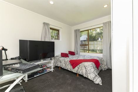 Photo of property in 1/69 Glencoe Road, Browns Bay, Auckland, 0630