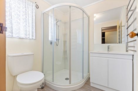 Photo of property in 11 Perrin Place, Kelvin Grove, Palmerston North, 4414