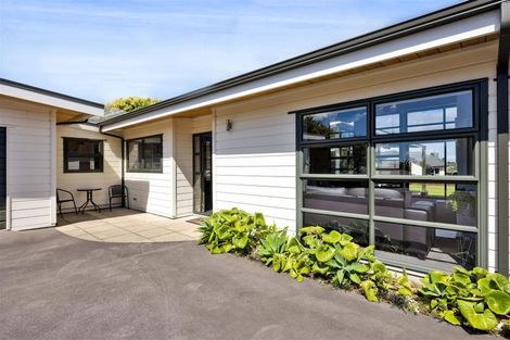 Photo of property in 11 Highfield Place, Highlands Park, New Plymouth, 4312