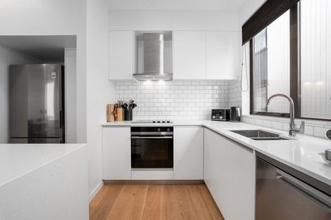 Photo of property in 175c Sutherland Road, Lyall Bay, Wellington, 6022