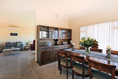 Photo of property in 10 Rutland Place, Taradale, Napier, 4112