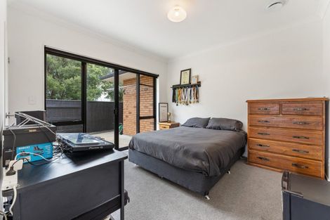 Photo of property in 5 Crabapple Close, Milson, Palmerston North, 4414