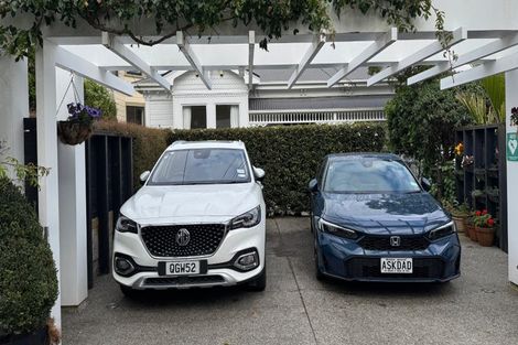 Photo of property in 35 North Terrace, Kelburn, Wellington, 6012