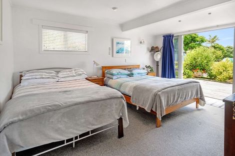 Photo of property in 37 Roretana Drive, Athenree, Waihi Beach, 3177