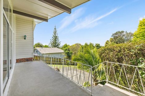 Photo of property in 61 Beechdale Crescent, Pakuranga Heights, Auckland, 2010