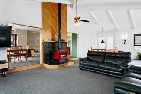 Photo of property in 117 Wakeman Road, Acacia Bay, Taupo, 3330