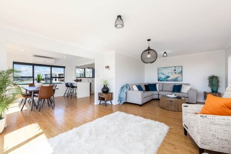 Photo of property in 55 West Hoe Heights, Orewa, 0931