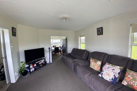 Photo of property in 32 Kenmore Street, Newlands, Wellington, 6037