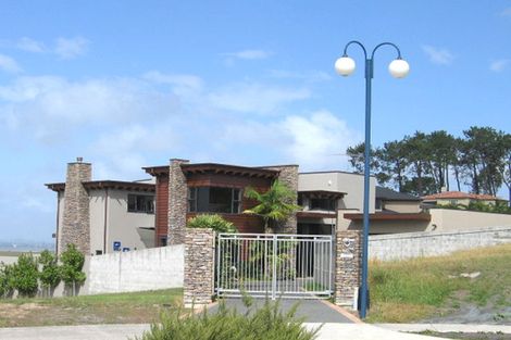 Photo of property in 66 Seacrest Drive, West Harbour, Auckland, 0618