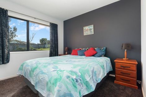 Photo of property in 15 Lysaght Place, Welcome Bay, Tauranga, 3112