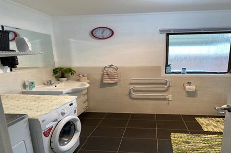 Photo of property in 2/35 Russell Road, Manurewa, Auckland, 2102