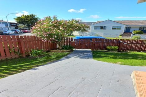 Photo of property in 24 Arahanga Grove, Maupuia, Wellington, 6022