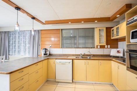 Photo of property in 27 High Street East, Waitara, 4320