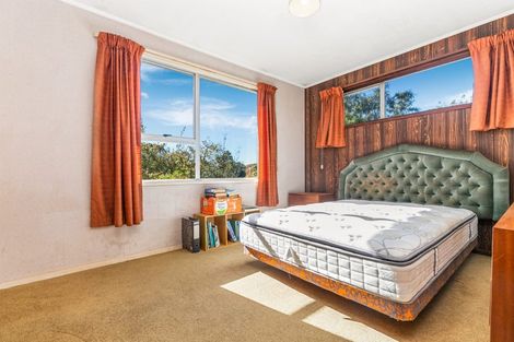 Photo of property in 8 Glucina Place, Glen Eden, Auckland, 0602