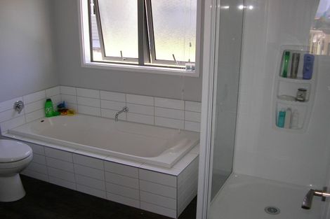 Photo of property in 7 Ranui Place, Moana, 7872