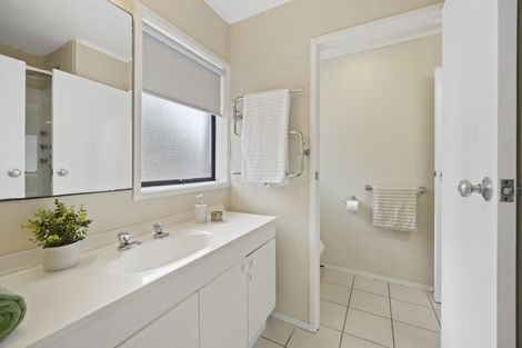 Photo of property in 2/179 Wiseley Road, West Harbour, Auckland, 0618