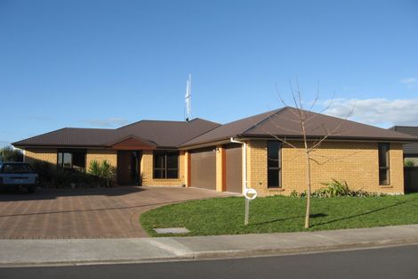 Photo of property in 5 Cherie Close, Rototuna, Hamilton, 3210