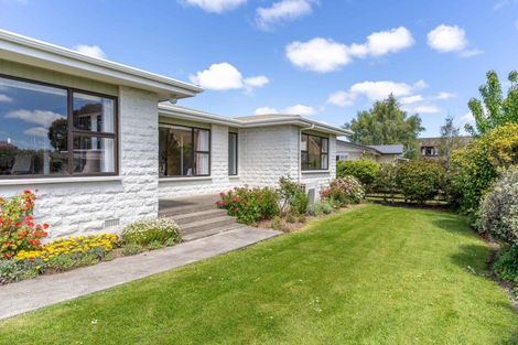 Photo of property in 1 Gow Street, Winton, 9720