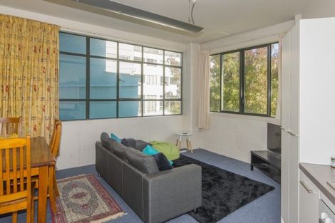 Photo of property in Endeavour Apartments, 20/125 Thorndon Quay, Pipitea, Wellington, 6011