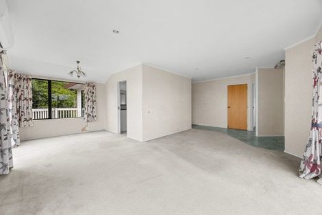 Photo of property in 18 Van Dyke Place, West Harbour, Auckland, 0618