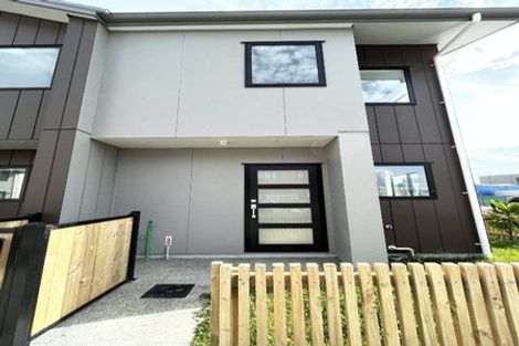 Photo of property in 1 Eileen Newey Place, Henderson, Auckland, 0612