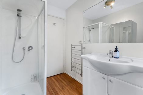 Photo of property in 1/22 Tiri Road, Milford, Auckland, 0620