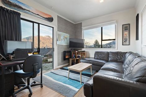 Photo of property in 28 Earnslaw Terrace, Queenstown, 9300