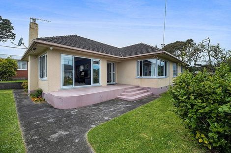 Photo of property in 69 Young Street, New Plymouth, 4310