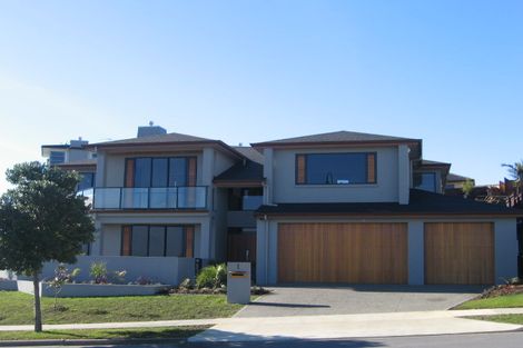 Photo of property in 1 Armstrong Farm Drive, East Tamaki Heights, Auckland, 2016