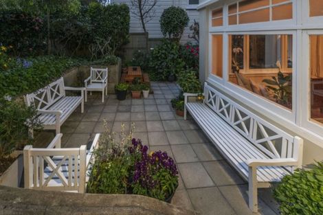 Photo of property in 19 Grant Road, Thorndon, Wellington, 6011