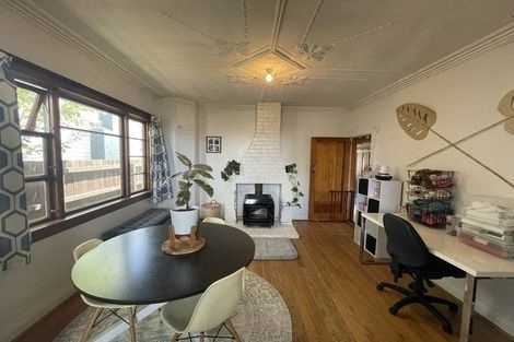 Photo of property in 16 Forbes Street, Balaclava, Dunedin, 9011