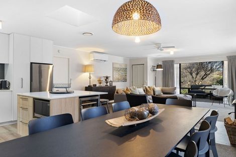 Photo of property in 33 Mcdonnell Road, Arrowtown, 9302