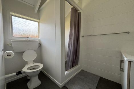 Photo of property in 45 Seaview Road, Marfell, New Plymouth, 4310