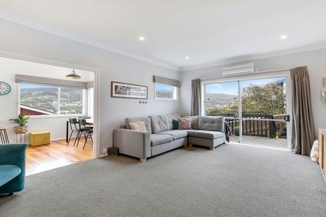Photo of property in 13 Tawa Terrace, Tawa, Wellington, 5028