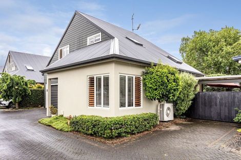 Photo of property in 29a Clare Street, Cambridge, 3434