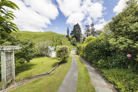 Photo of property in 18 Marshall Road, Hunterville, 4730