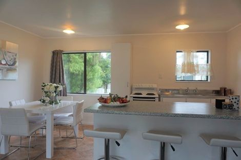 Photo of property in 2/46 Shifnal Drive, Randwick Park, Auckland, 2105