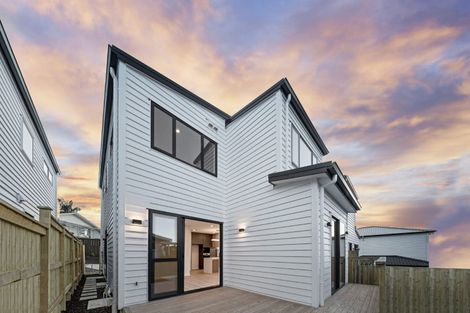 Photo of property in 16c Madison Place, Forrest Hill, Auckland, 0620