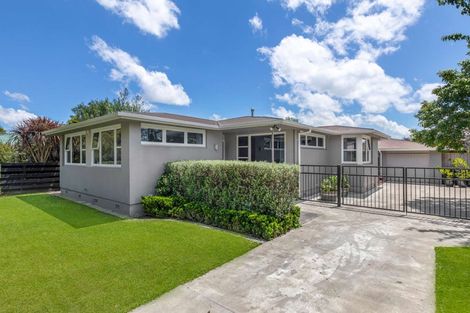 Photo of property in 7 Raglan Avenue, Cloverlea, Palmerston North, 4412