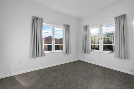 Photo of property in 33 Dalethorpe Avenue, Fairfield, Hamilton, 3214