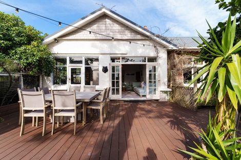 Photo of property in 20 Hargest Crescent, Saint Kilda, Dunedin, 9012