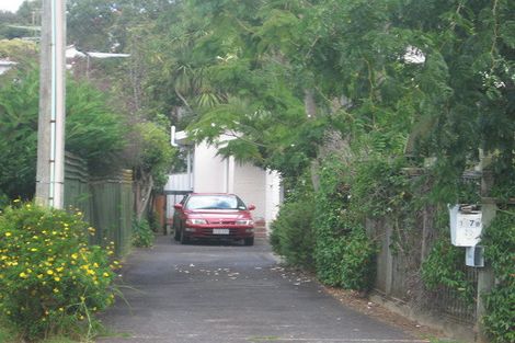 Photo of property in 2/115 Nile Road, Milford, Auckland, 0620