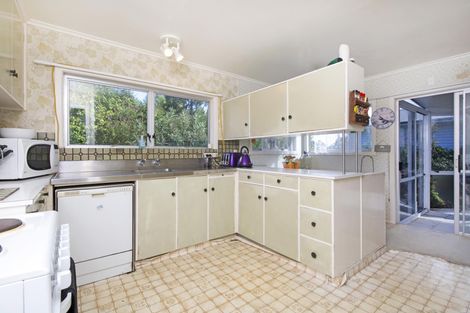 Photo of property in 6 Fenton Terrace, Cockle Bay, Auckland, 2014