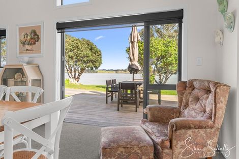 Photo of property in 6 The Strand, Whakapirau, Maungaturoto, 0583